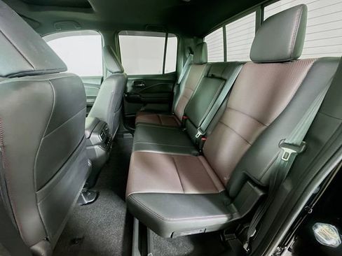 Certified 2025 Honda Ridgeline Black Edition image 31