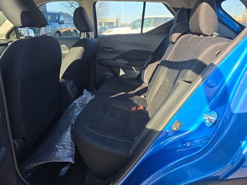 Used 2023 Nissan Kicks SV FWD image 4