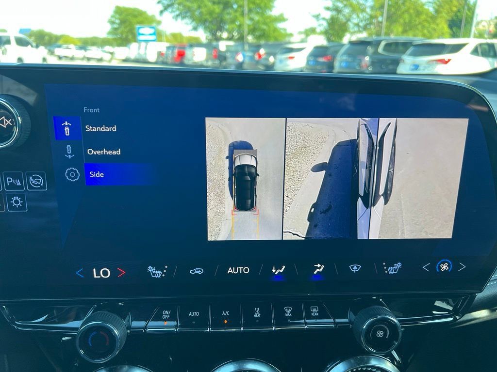 Used 2024 Chevrolet Blazer EV LT AWD/4WD image 39
