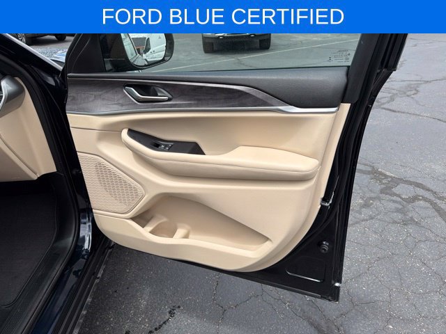 Used 2023 Jeep Grand Cherokee L Limited w/ Luxury Tech Group II AWD/4WD image 35