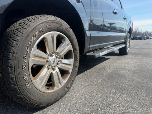 Used 2018 Ford F150 Lariat w/ Equipment Group 502A Luxury image 18