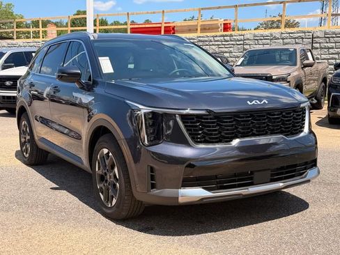 Certified 2026 Kia Sorento S FWD image 4