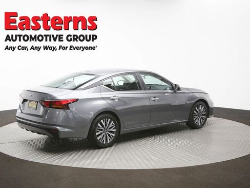 Used 2025 Nissan Altima 2.5 SV image 41