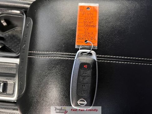 Used 2025 Nissan Pathfinder SV FWD image 53