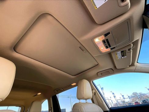 Used 2017 Toyota Highlander XLE image 13