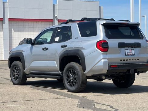 New 2026 Toyota 4Runner SR5 AWD/4WD image 6