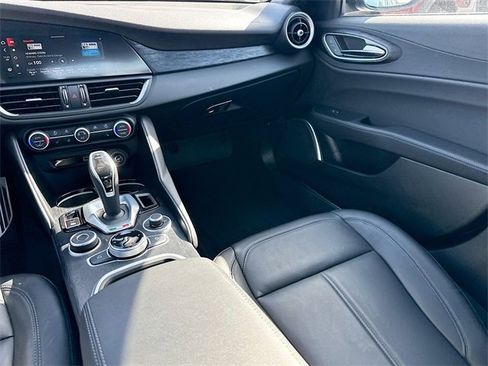Used 2023 Alfa Romeo Giulia Sprint image 21