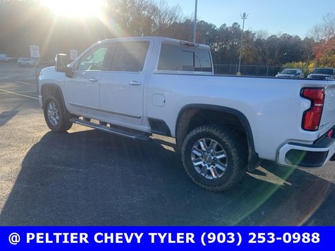 Used 2024 Chevrolet Silverado 2500 High Country w/ Z71 Off-Road Package image 4