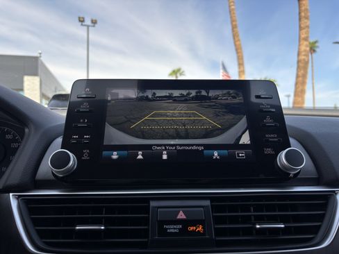 Used 2021 Honda Accord Touring image 22