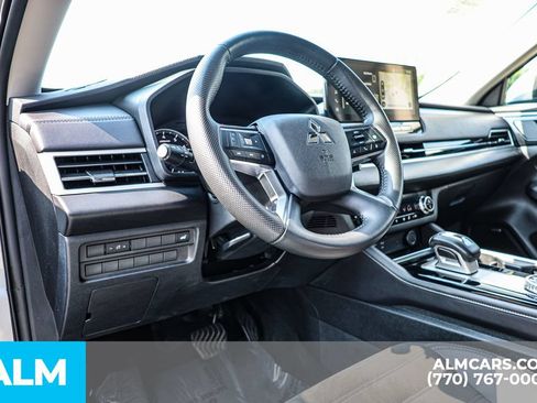 Used 2025 Mitsubishi Outlander SE FWD image 28