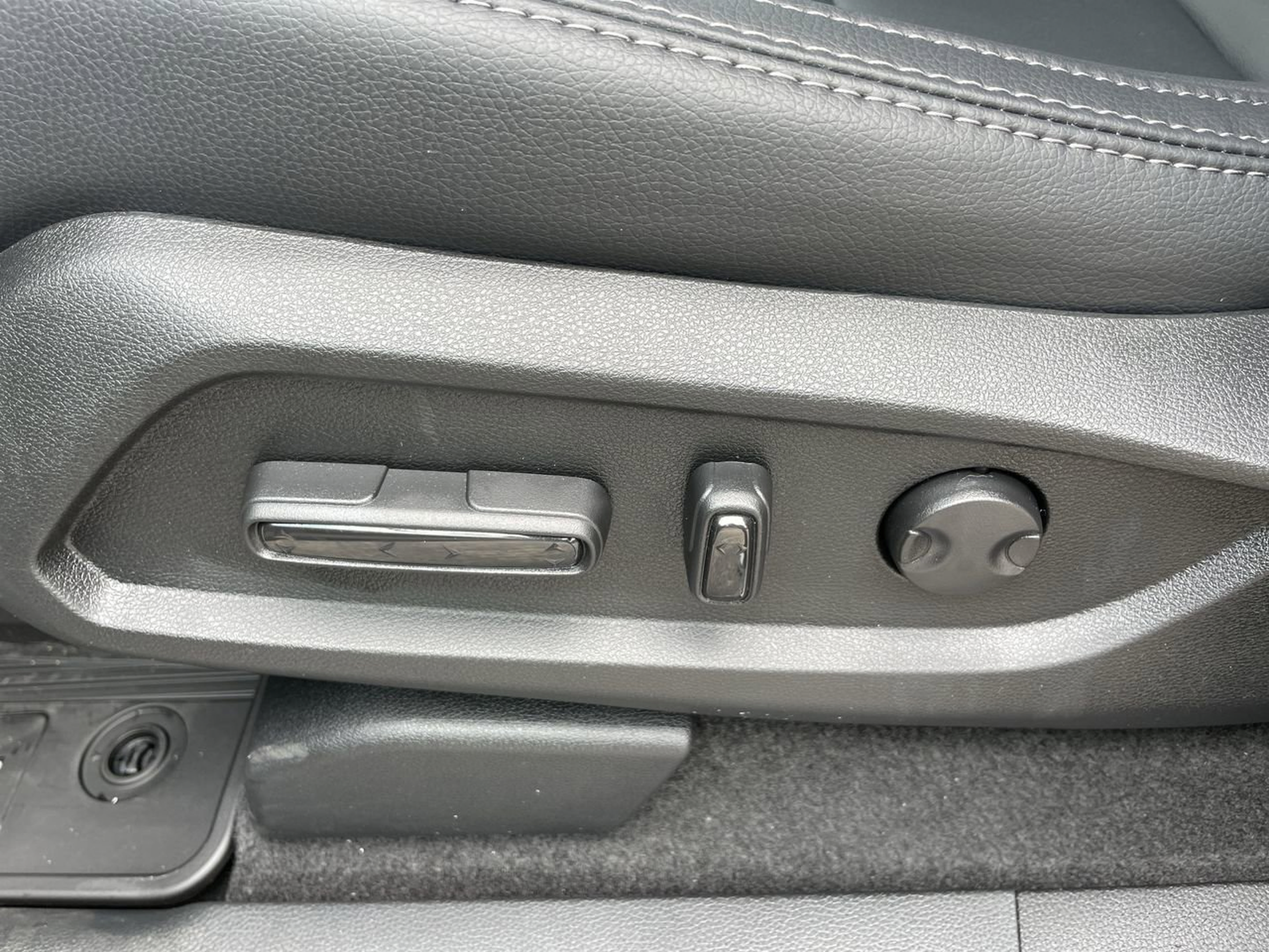 Used 2025 Honda Pilot EX-L image 15