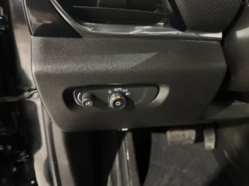 Used 2023 Chevrolet Traverse RS AWD/4WD image 37