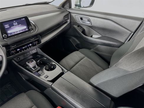 Used 2024 Nissan Rogue SV FWD image 23
