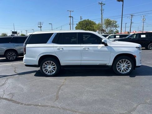 Used 2023 Cadillac Escalade Premium Luxury AWD/4WD image 6