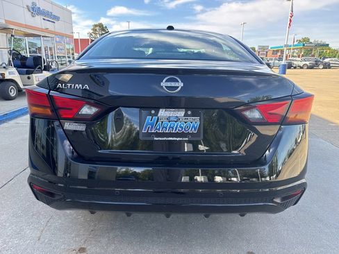 Used 2025 Nissan Altima 2.5 SV FWD image 27