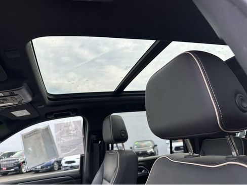 Certified 2024 GMC Yukon XL SLT w/ SLT Premium Package image 26