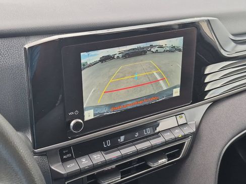 Used 2025 Toyota Camry LE FWD image 19