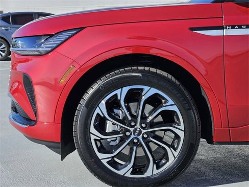 New 2026 Lincoln Nautilus Reserve image 9