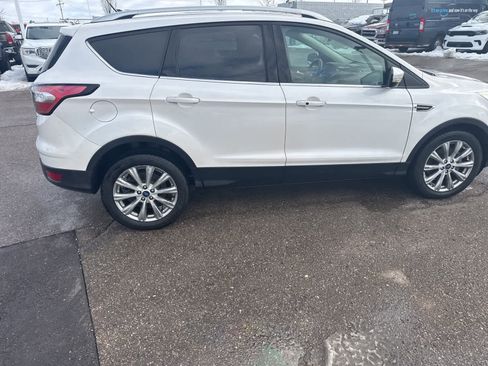 Used 2018 Ford Escape Titanium w/ Ford Safe & Smart Package image 10