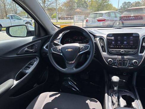 Used 2024 Chevrolet Malibu LT image 9