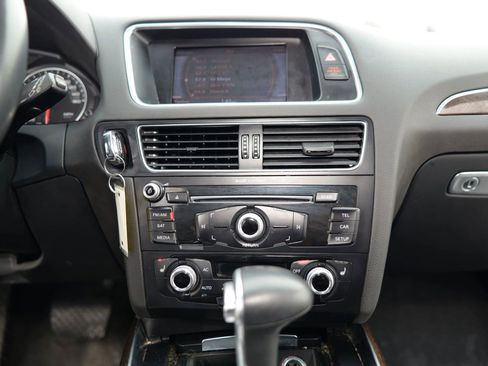 Used 2013 Audi Q5 2.0T Premium image 18