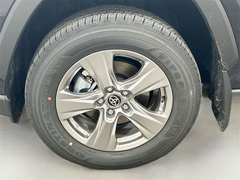 New 2025 Toyota RAV4 LE image 8