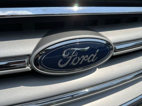 Used 2019 Ford Escape SEL AWD/4WD image 22