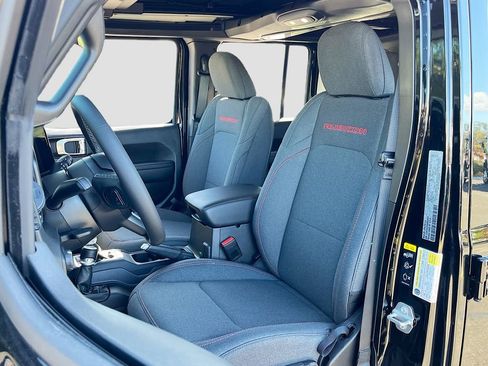 New 2025 Jeep Wrangler Unlimited Rubicon w/ Convenience Group AWD/4WD image 21