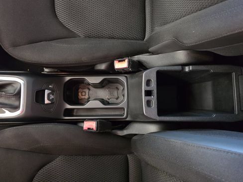 Used 2018 Jeep Renegade Altitude FWD image 32