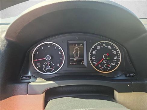 Used 2017 Volkswagen Tiguan S FWD image 11