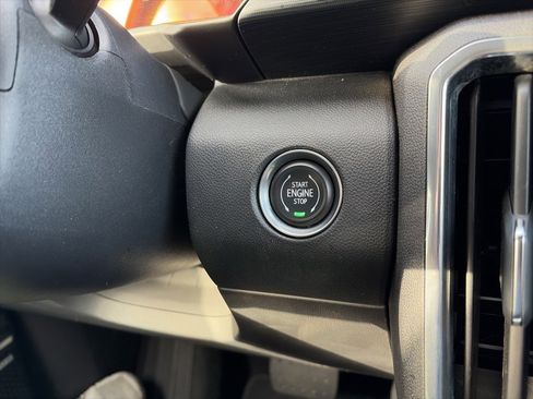 Used 2025 GMC Acadia Elevation image 23