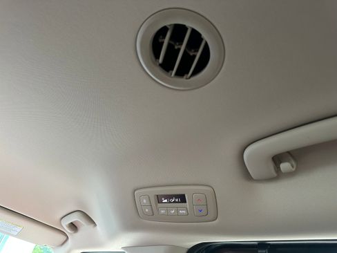 New 2026 Kia Carnival EX image 27