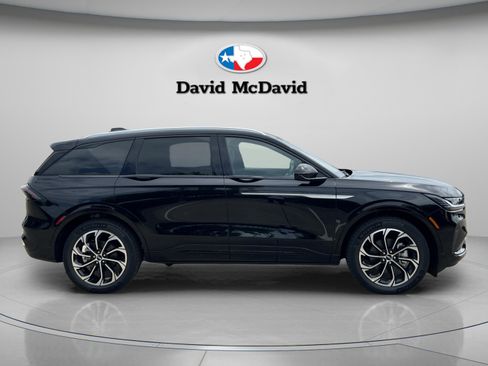 New 2026 Lincoln Nautilus Reserve AWD/4WD image 9