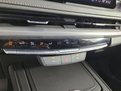 Certified 2025 Cadillac XT4 Premium Luxury image 27