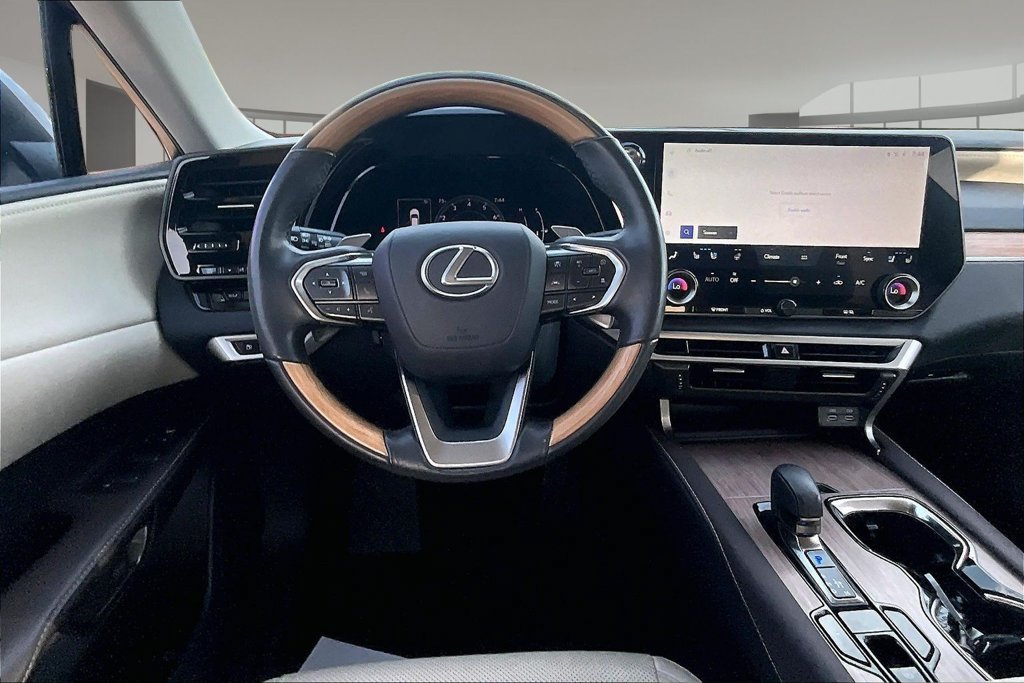 Used 2024 Lexus RX 350 Premium w/ Accessory Package (A2) FWD image 5