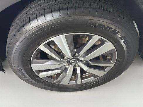 Used 2022 Nissan Pathfinder SL FWD image 11