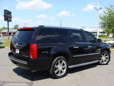 Used 2012 Cadillac Escalade ESV Luxury AWD/4WD image 6