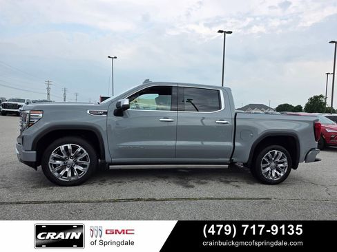 Used 2025 GMC Sierra 1500 Denali AWD/4WD image 4