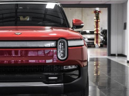 Used 2023 Rivian R1S Adventure AWD/4WD image 37