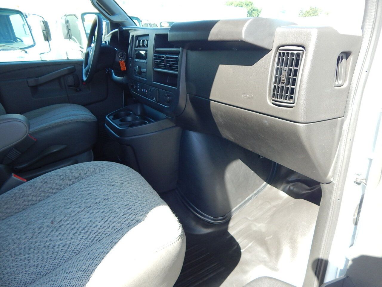 Used 2025 Chevrolet Express 2500 Extended w/ Communications Package RWD image 21