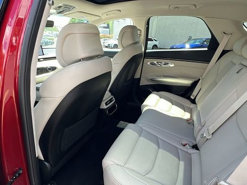 Used 2023 Genesis GV70 2.5T w/ Select Package image 36