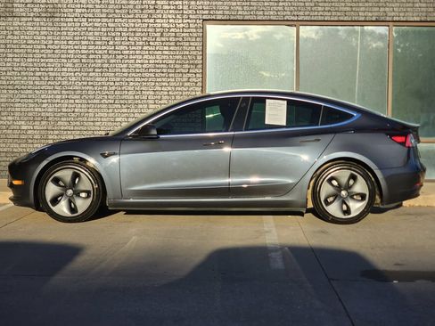 Used 2020 Tesla Model 3 Standard Range Plus RWD image 12