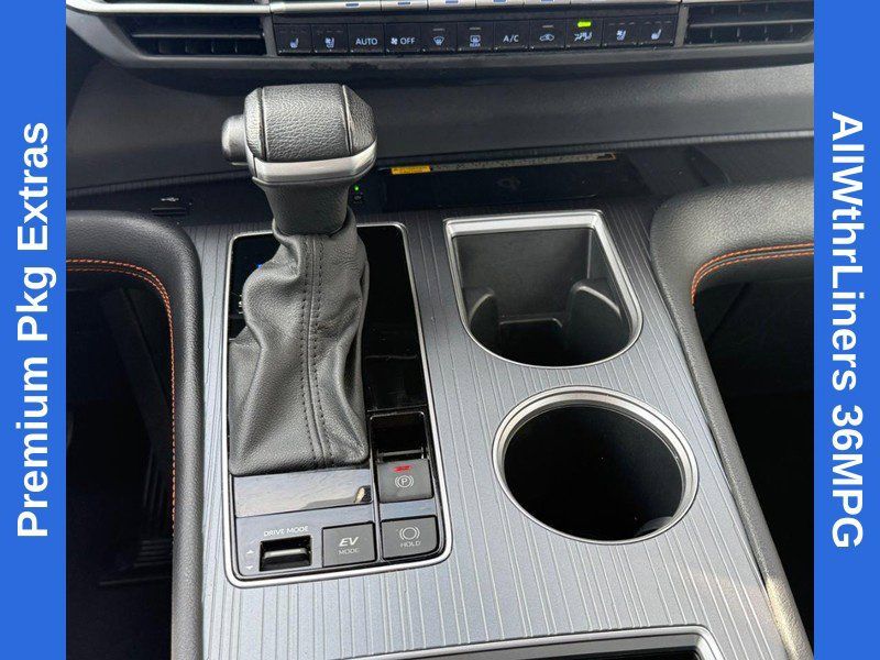 Used 2024 Toyota Sienna XSE w/ XSE Premium Package FWD image 21