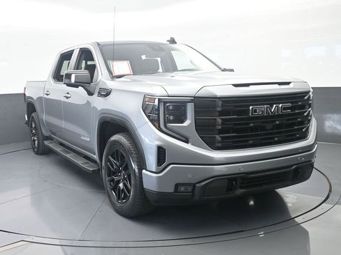 Used 2024 GMC Sierra 1500 Elevation w/ Elevation Premium Package RWD image 9