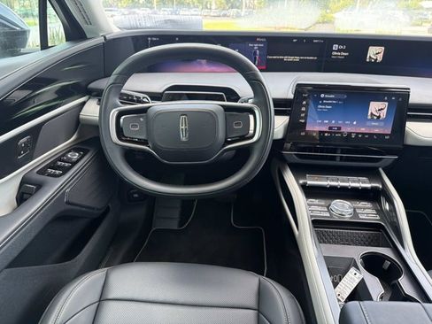 Certified 2025 Lincoln Nautilus Premier AWD/4WD image 27