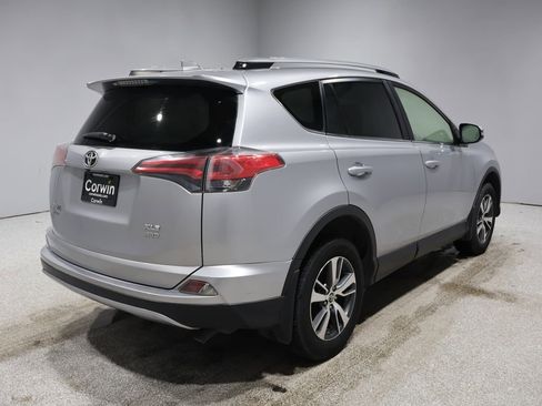 Used 2018 Toyota RAV4 XLE image 2