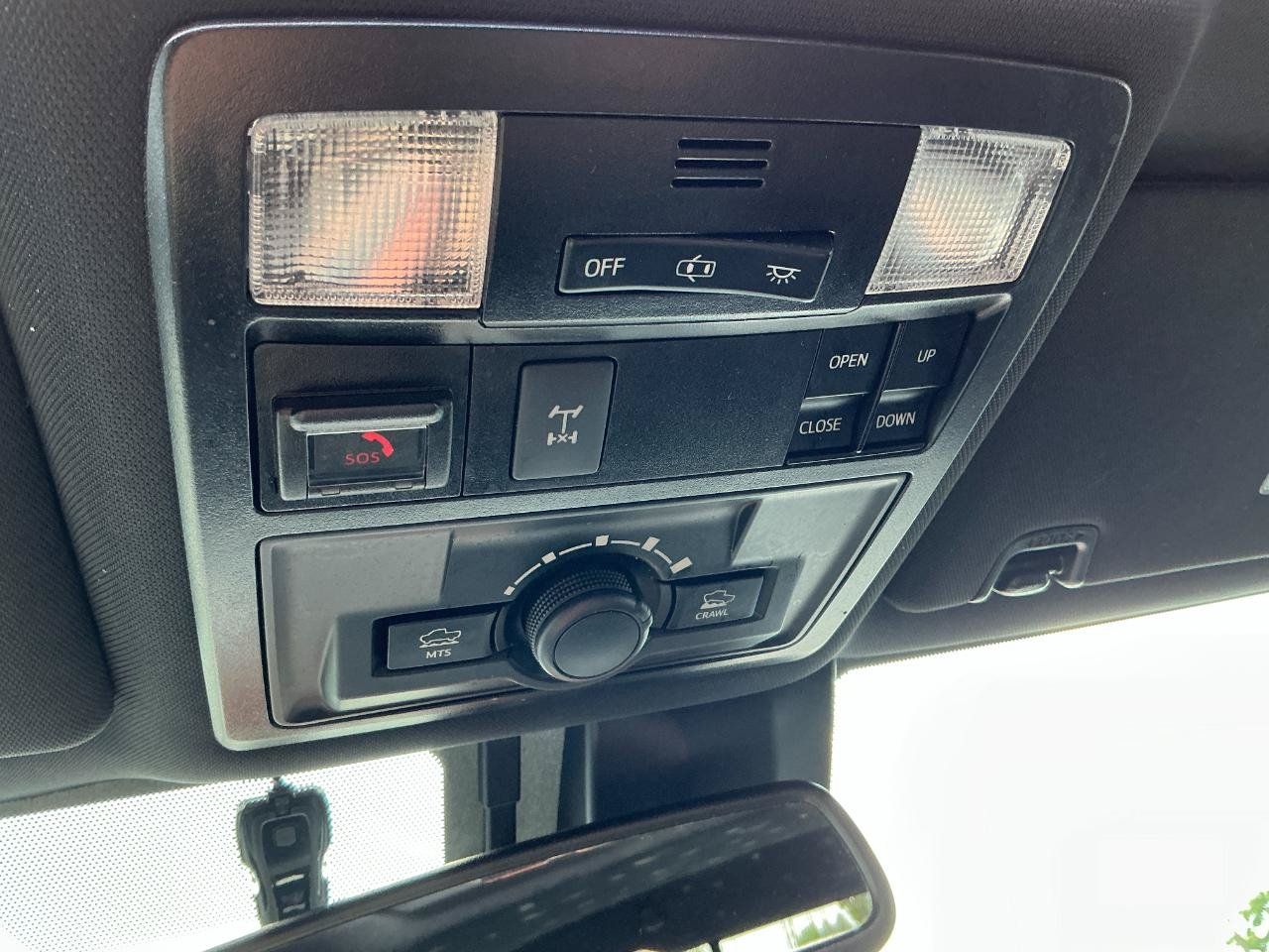 Used 2021 Toyota Tacoma TRD Off-Road w/ TRD Premium Off Road Package AWD/4WD image 17