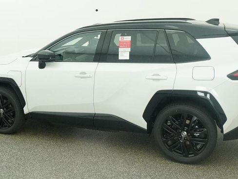New 2026 Toyota RAV4 XSE w/ Panoramic Sun Roof Package AWD/4WD image 16