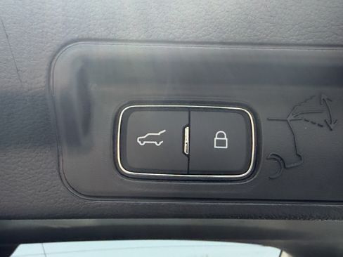 Used 2025 Ford Explorer Active RWD image 14