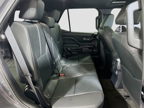 Used 2025 Toyota 4Runner Limited image 26